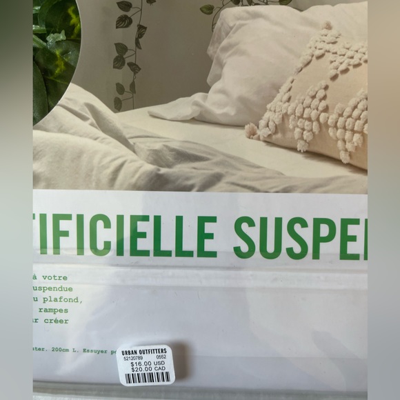 Urban outfitters faux hanging wall vines - Picture 3 of 4